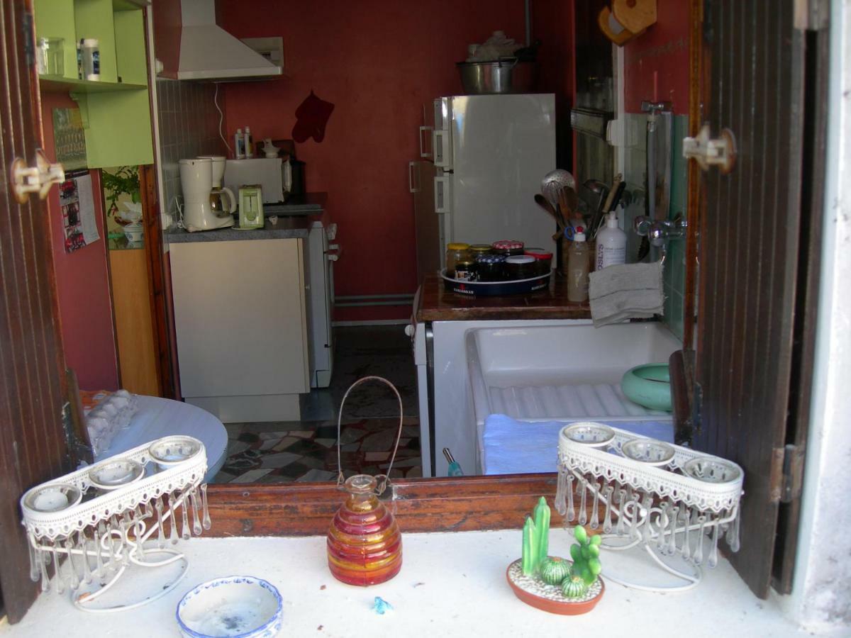 Sous La Glycine Bed & Breakfast Mielan Luaran gambar